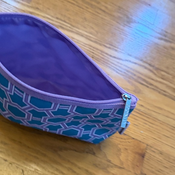 Clinique Geometric Blue and Purple Cosmetic Bag with Jonathan Adler Tag -Clean! - Picture 5 of 8
